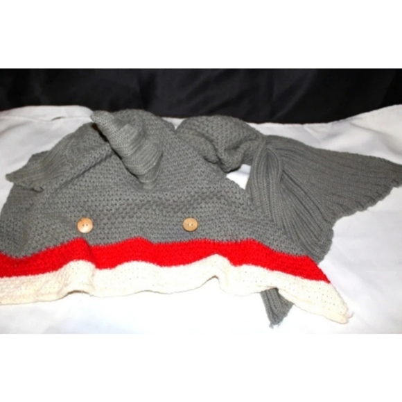 Crochet Shark Attack Fin Knit Blanket - Picture 2 of 13